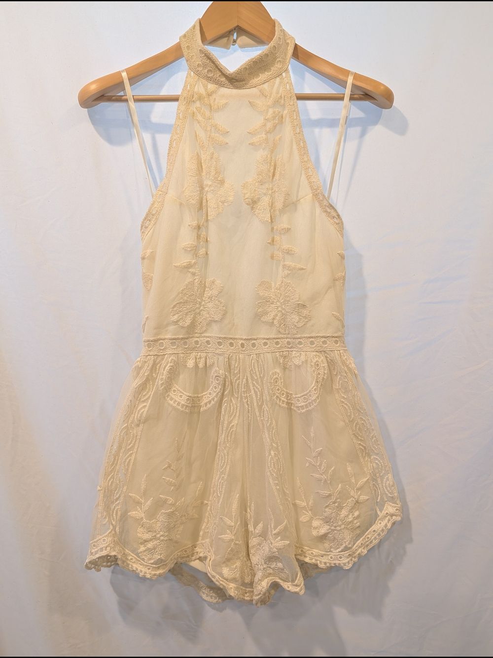 She + Sky Cream Lace‎ Halter Romper